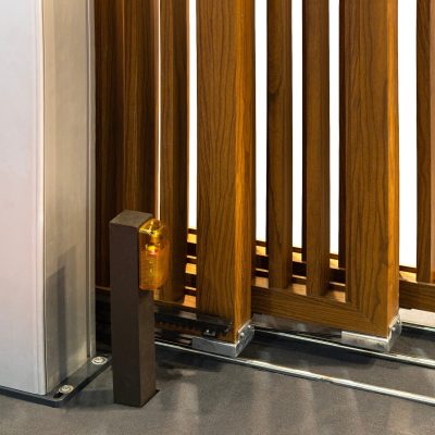 Automatic,Fence,Opening,With,Modern,Remote,Control